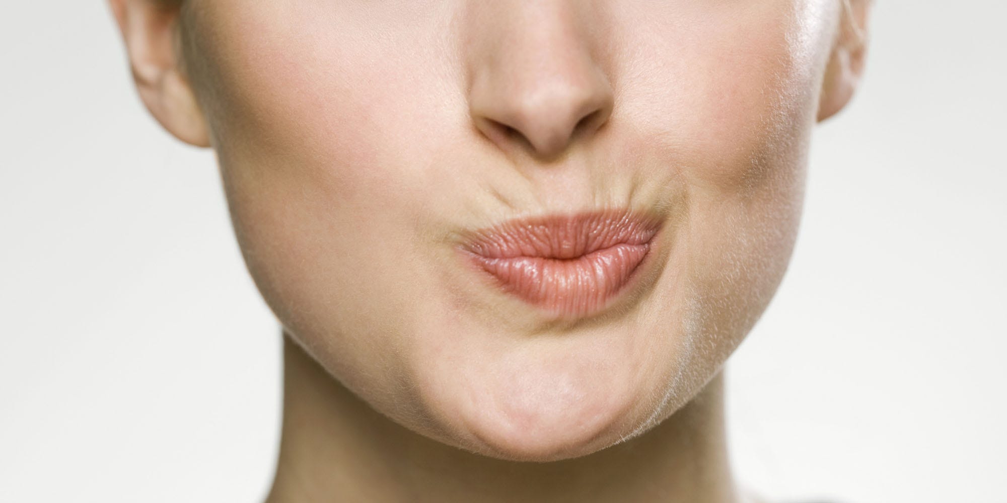 Qu'est-ce qui cause les rides autour de la bouche et peut-on les